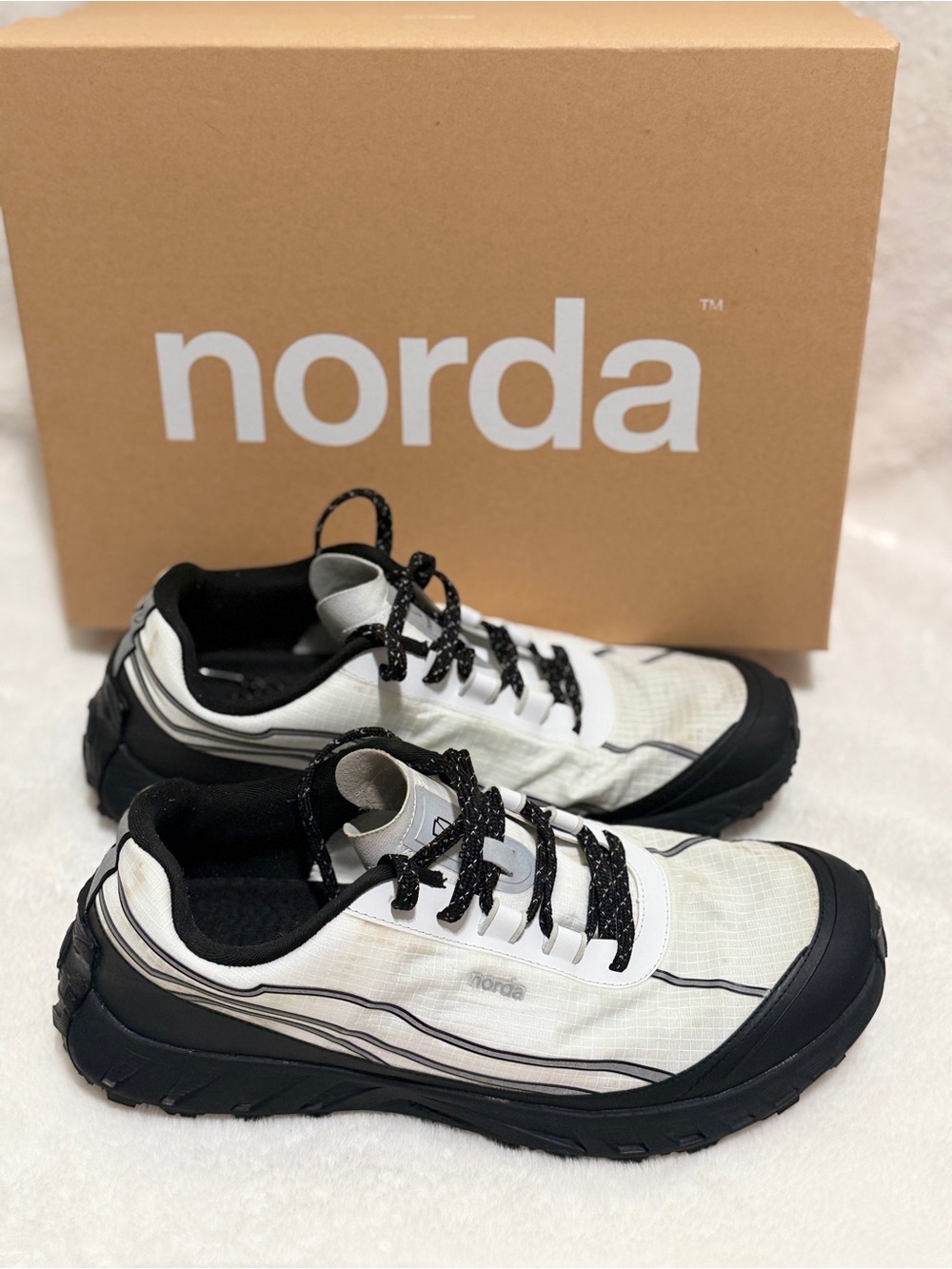 Mens 002 Norda White/Black Trail Running Shoes size 11